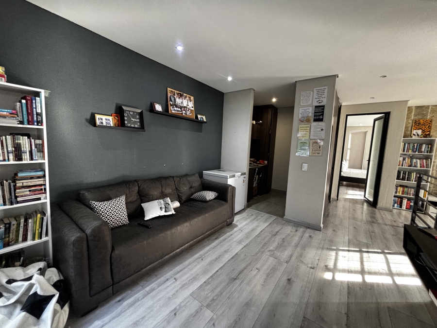 To Let 4 Bedroom Property for Rent in Sandown Gauteng