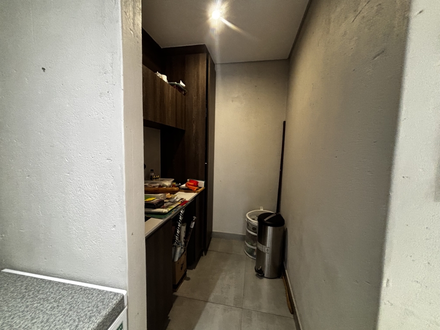 To Let 4 Bedroom Property for Rent in Sandown Gauteng