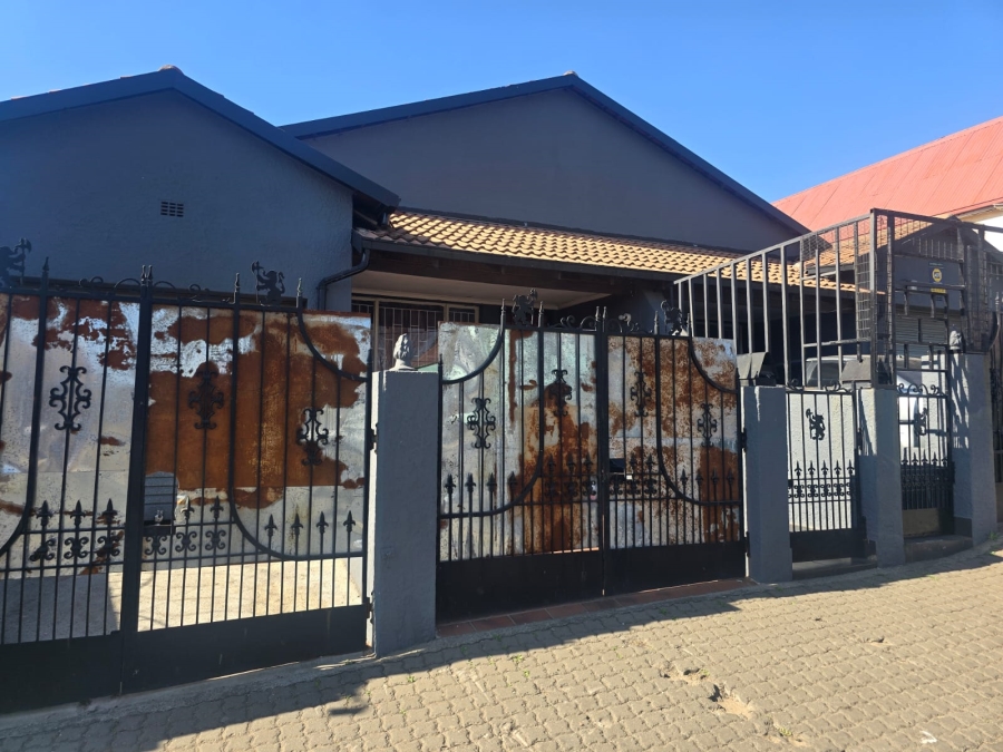 8 Bedroom Property for Sale in Troyeville Gauteng