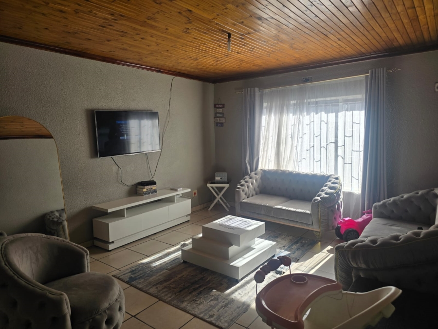 8 Bedroom Property for Sale in Troyeville Gauteng
