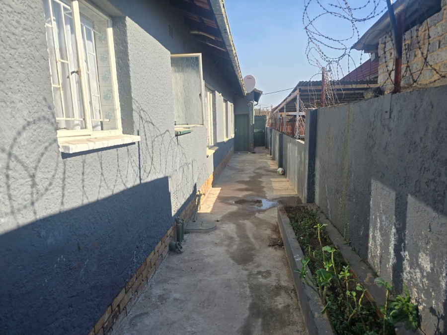 8 Bedroom Property for Sale in Troyeville Gauteng