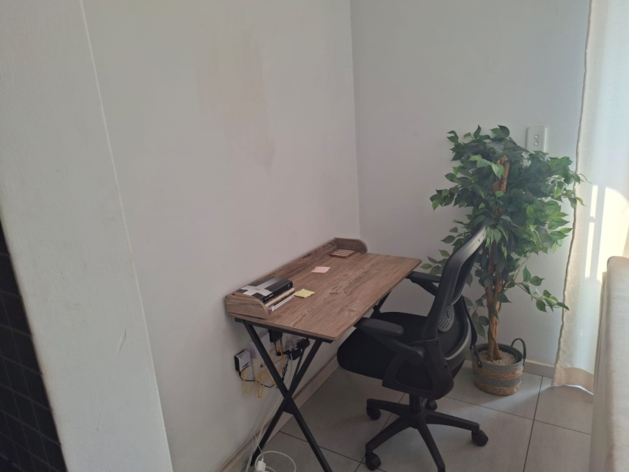 1 Bedroom Property for Sale in Sebenza Gauteng