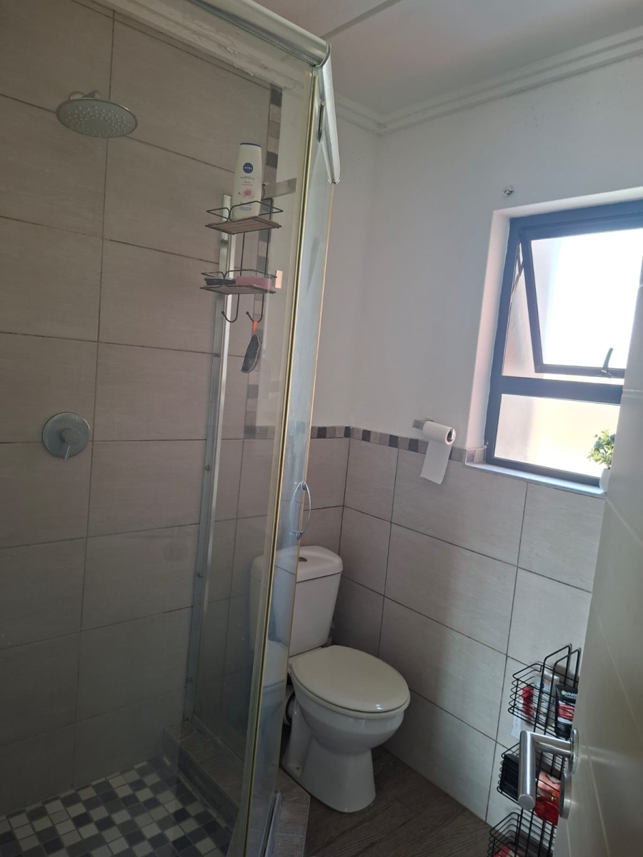 1 Bedroom Property for Sale in Sebenza Gauteng