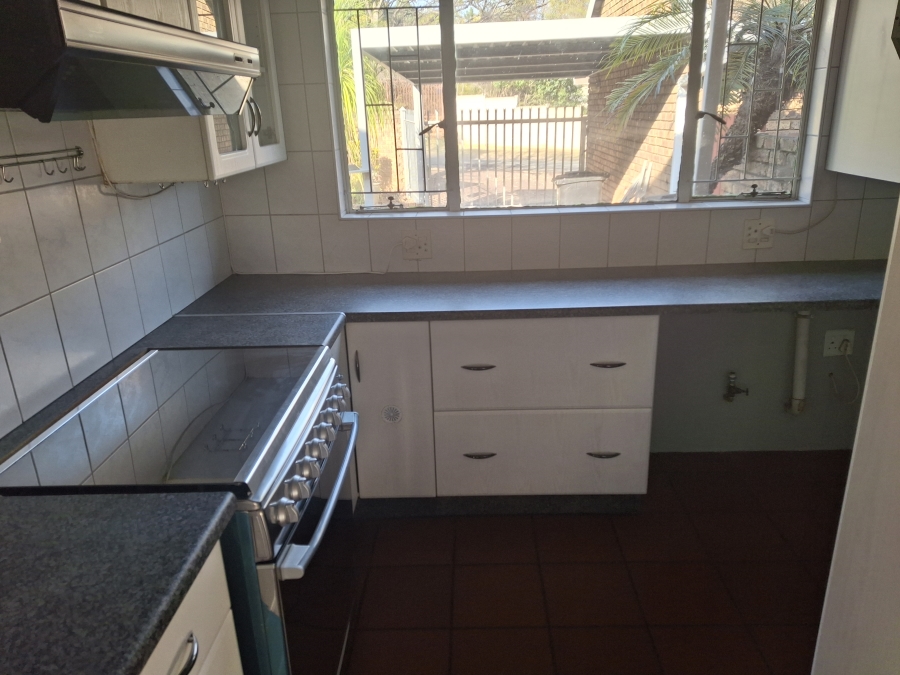 To Let 3 Bedroom Property for Rent in Garsfontein Gauteng