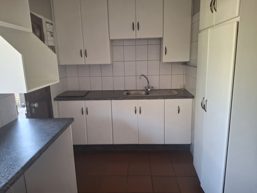To Let 3 Bedroom Property for Rent in Garsfontein Gauteng
