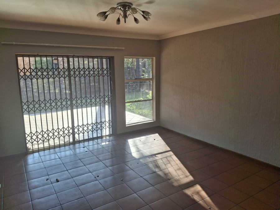 To Let 3 Bedroom Property for Rent in Garsfontein Gauteng
