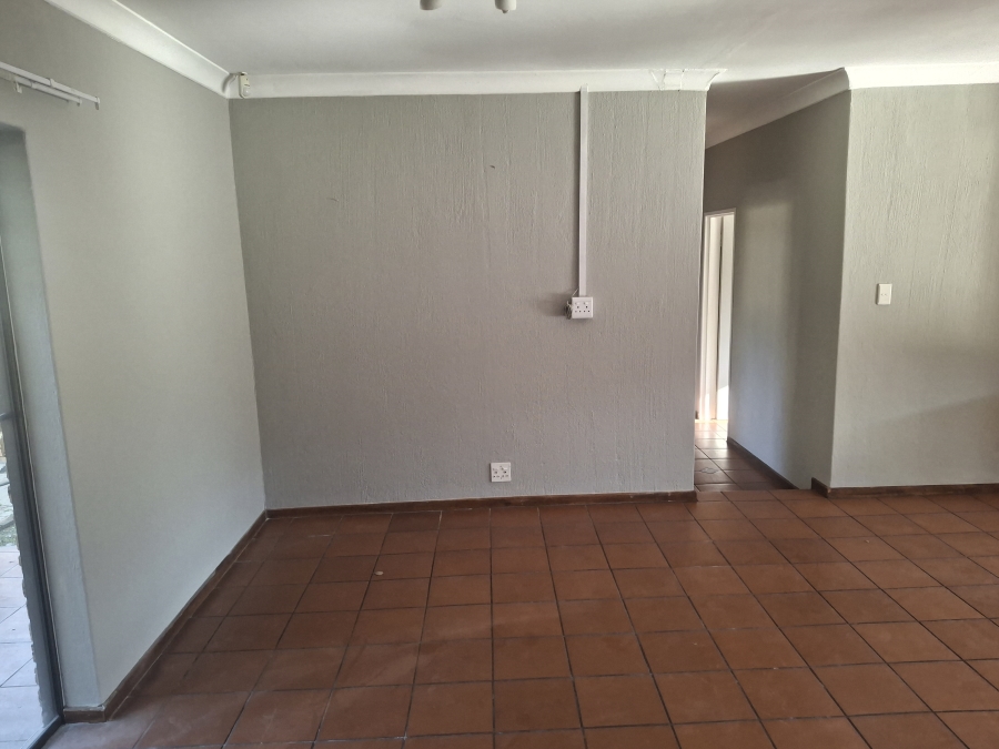 To Let 3 Bedroom Property for Rent in Garsfontein Gauteng