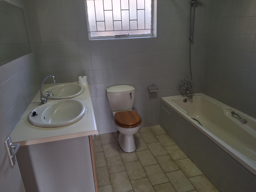 To Let 3 Bedroom Property for Rent in Garsfontein Gauteng