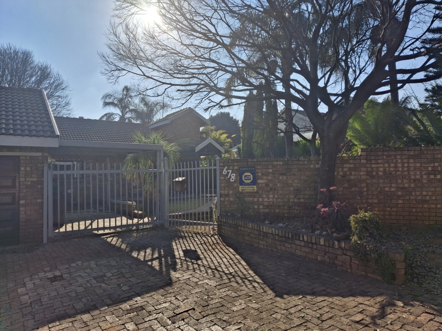 To Let 3 Bedroom Property for Rent in Garsfontein Gauteng