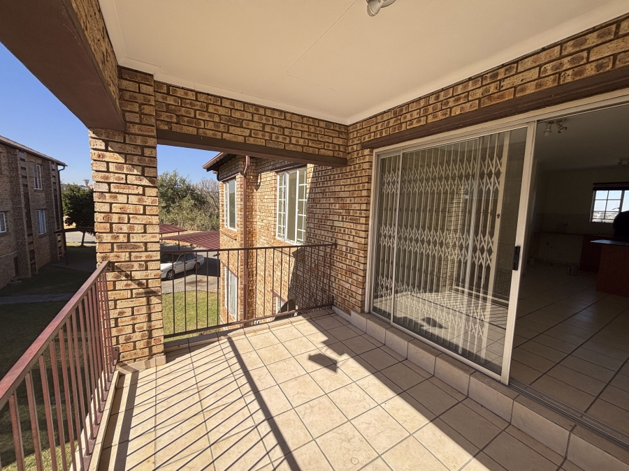 To Let 3 Bedroom Property for Rent in Halfway Gardens Gauteng