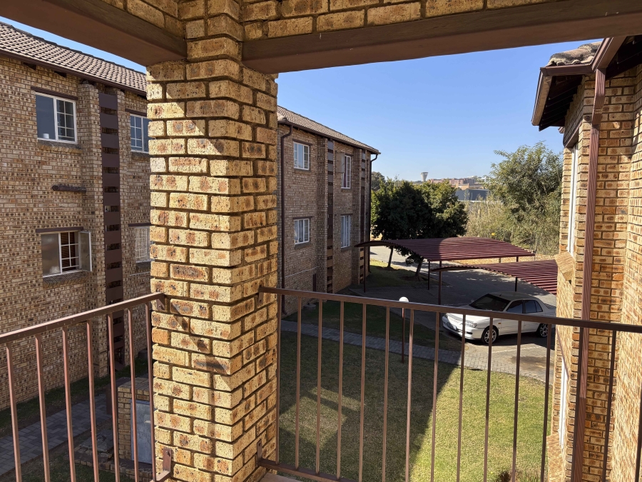 To Let 3 Bedroom Property for Rent in Halfway Gardens Gauteng