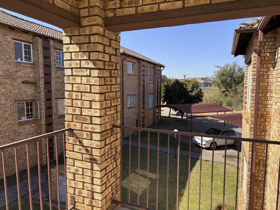To Let 3 Bedroom Property for Rent in Halfway Gardens Gauteng