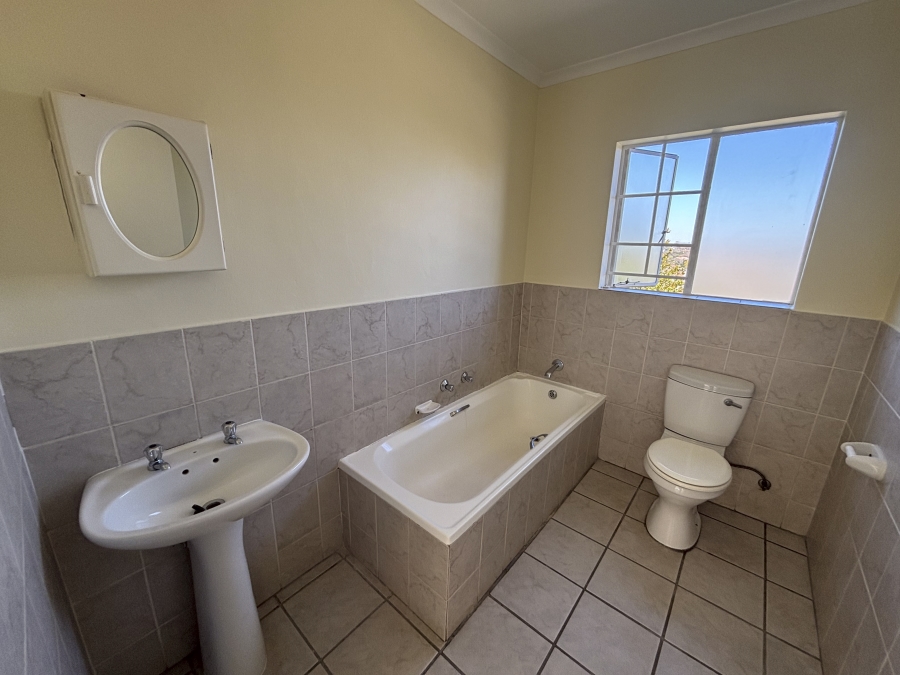 To Let 3 Bedroom Property for Rent in Halfway Gardens Gauteng