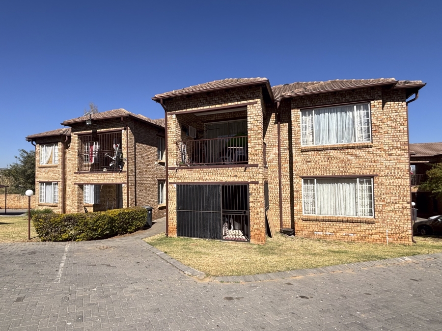 To Let 3 Bedroom Property for Rent in Halfway Gardens Gauteng