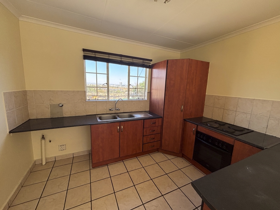 To Let 3 Bedroom Property for Rent in Halfway Gardens Gauteng