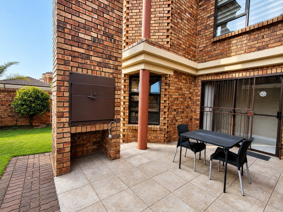 4 Bedroom Property for Sale in Bardene Gauteng