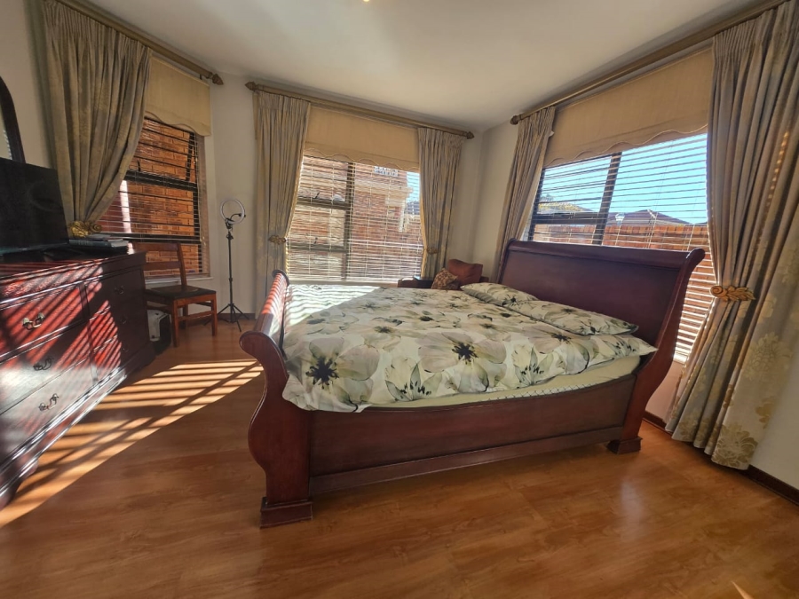 4 Bedroom Property for Sale in Bardene Gauteng
