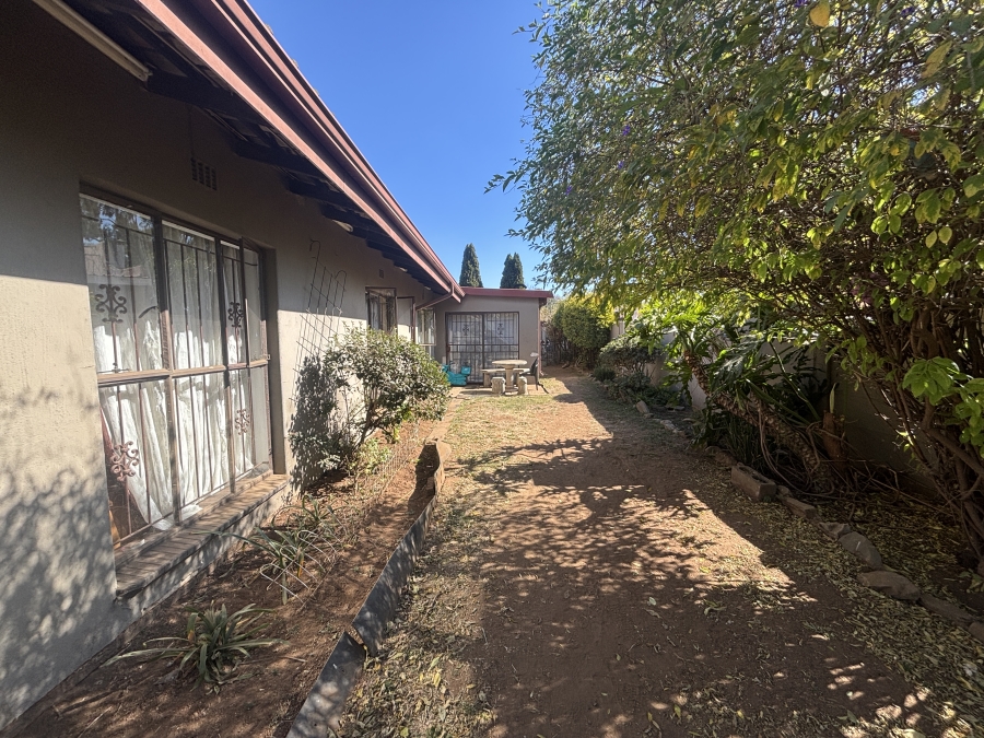 7 Bedroom Property for Sale in Lambton Gardens Gauteng