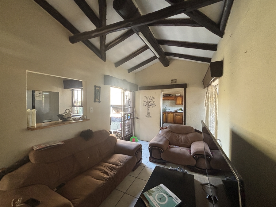 7 Bedroom Property for Sale in Lambton Gardens Gauteng