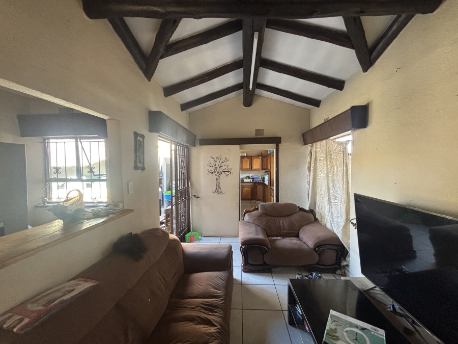 7 Bedroom Property for Sale in Lambton Gardens Gauteng