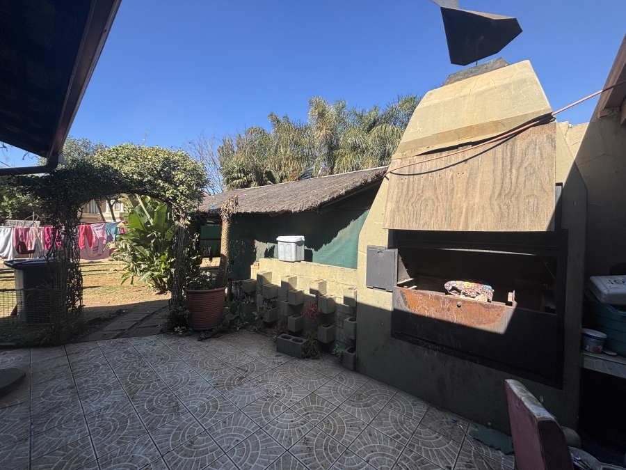 7 Bedroom Property for Sale in Lambton Gardens Gauteng