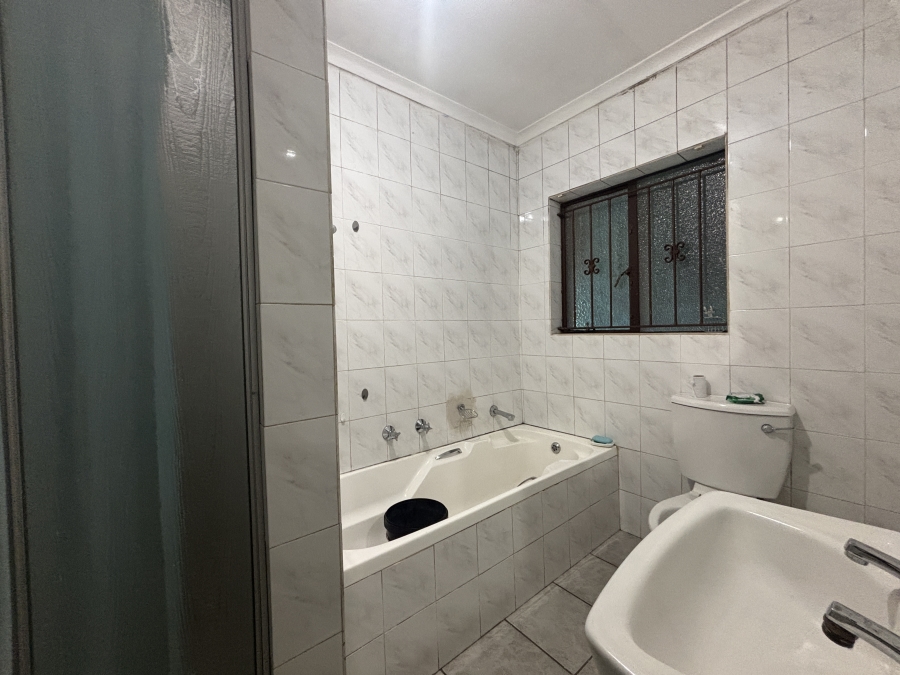 7 Bedroom Property for Sale in Lambton Gardens Gauteng