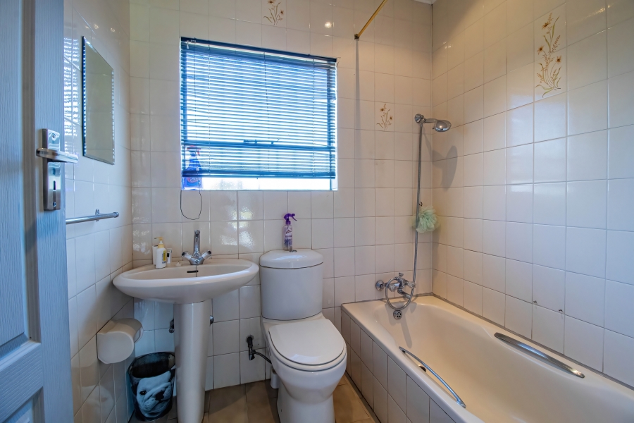 3 Bedroom Property for Sale in Ironsyde A H Gauteng