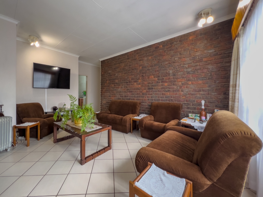 4 Bedroom Property for Sale in Edleen Gauteng