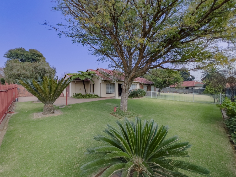4 Bedroom Property for Sale in Edleen Gauteng