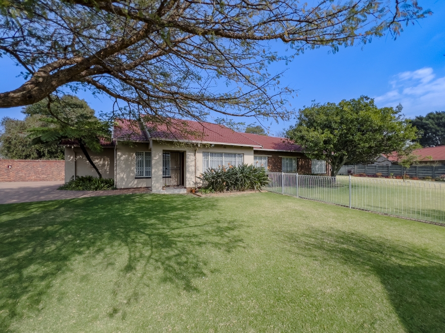 4 Bedroom Property for Sale in Edleen Gauteng