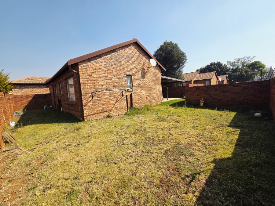 2 Bedroom Property for Sale in Noordwyk Gauteng