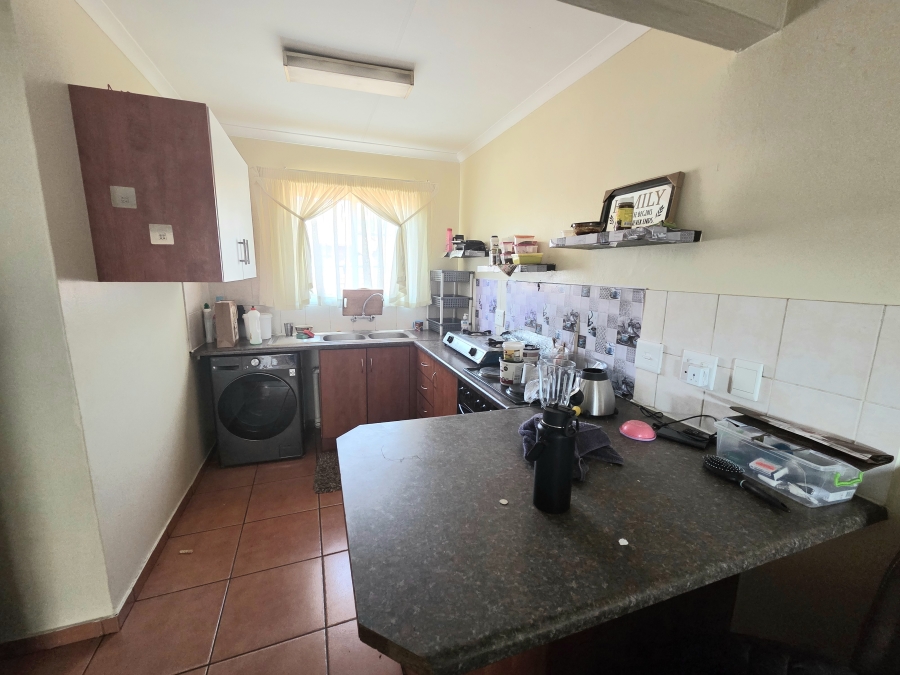 2 Bedroom Property for Sale in Noordwyk Gauteng