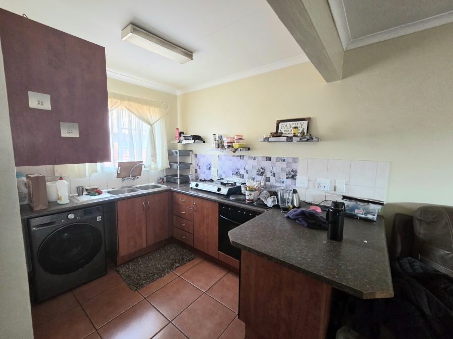 2 Bedroom Property for Sale in Noordwyk Gauteng