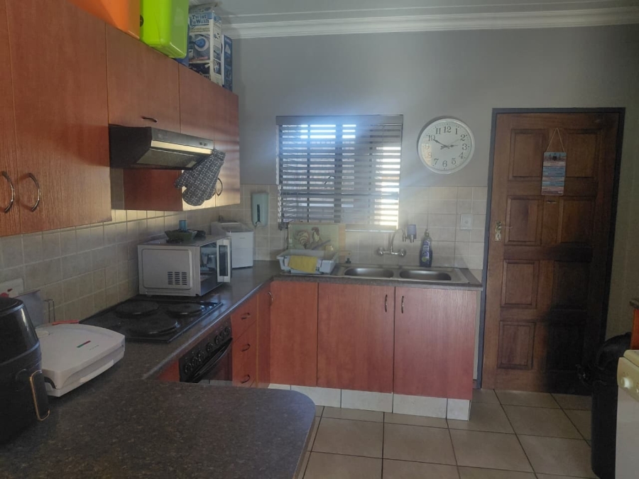 2 Bedroom Property for Sale in Kookrus Gauteng