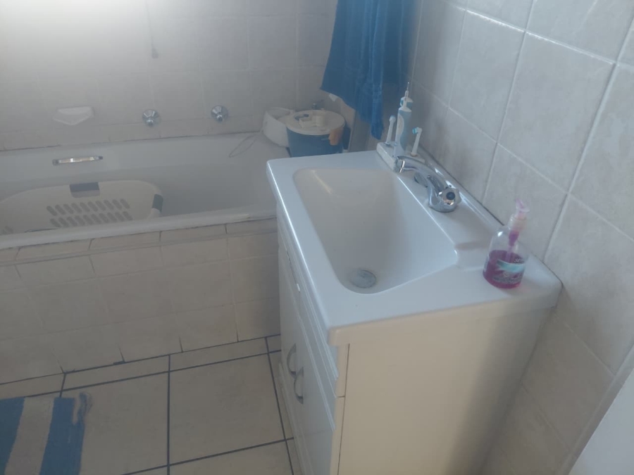 2 Bedroom Property for Sale in Kookrus Gauteng