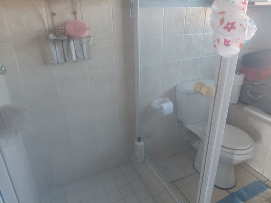 2 Bedroom Property for Sale in Kookrus Gauteng