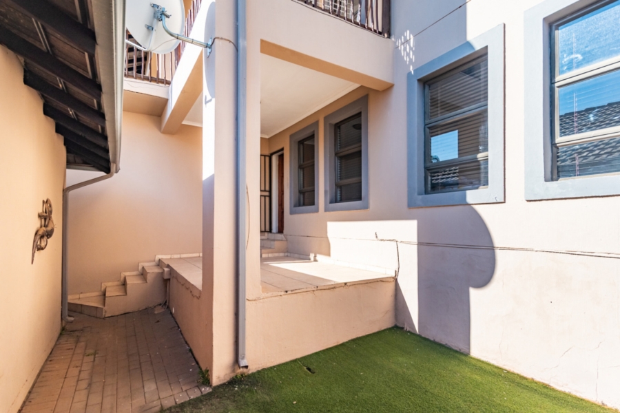 To Let 2 Bedroom Property for Rent in Chancliff A H Gauteng