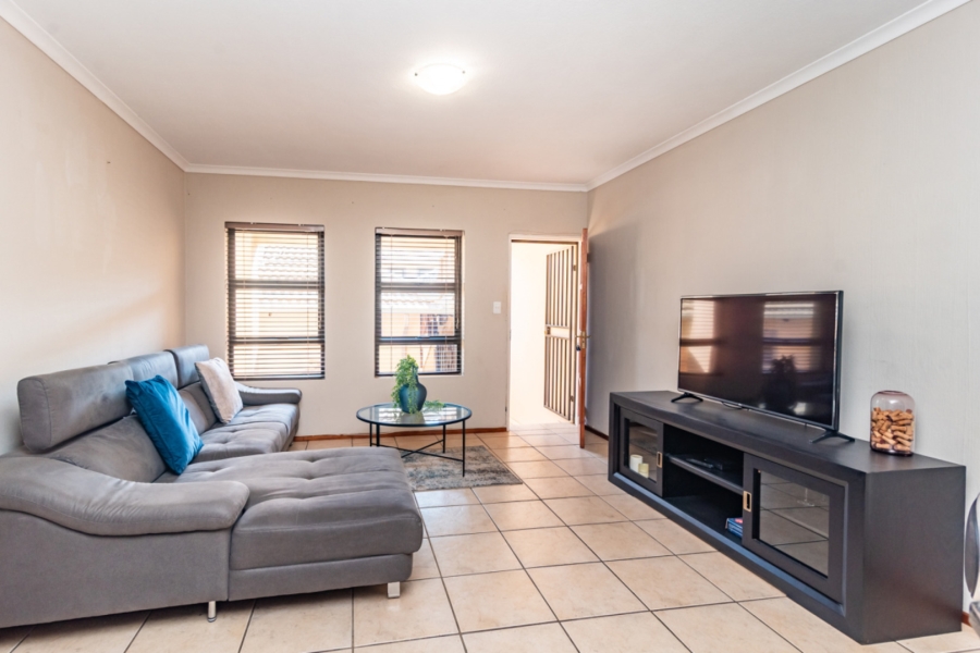 To Let 2 Bedroom Property for Rent in Chancliff A H Gauteng