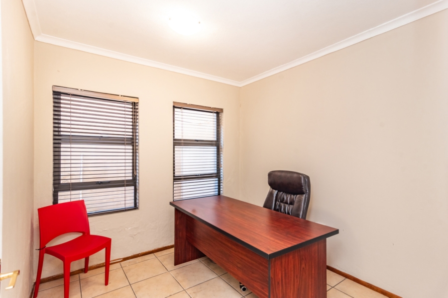 To Let 2 Bedroom Property for Rent in Chancliff A H Gauteng