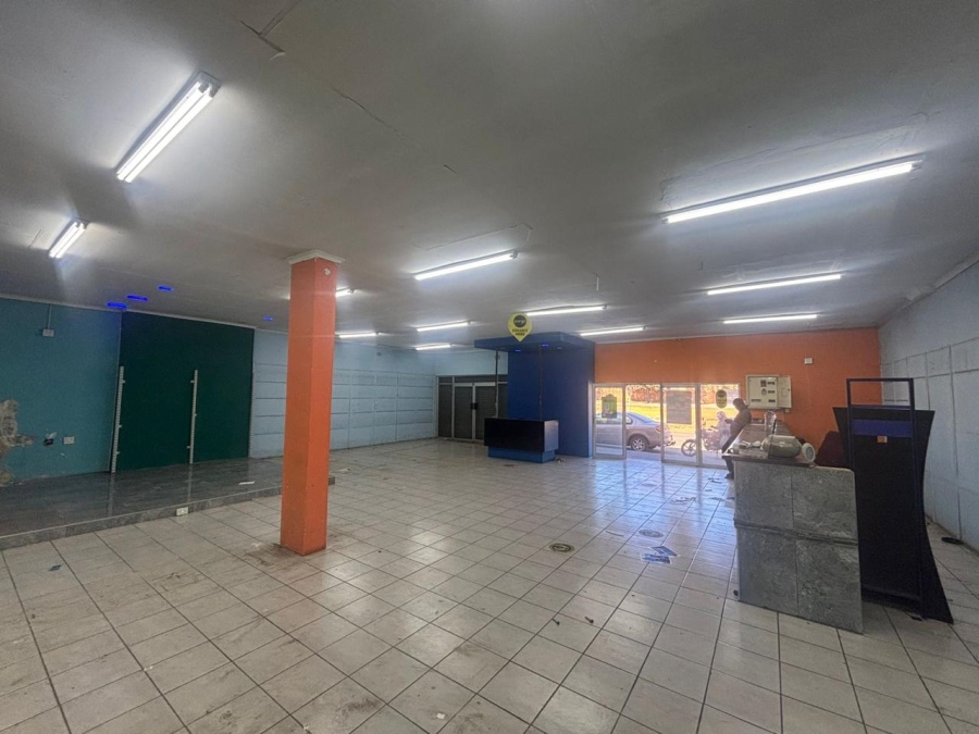 To Let Commercial Property for Rent in Freeway Park Gauteng