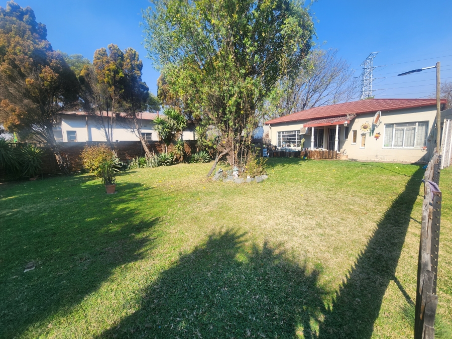 3 Bedroom Property for Sale in Mountain View Gauteng