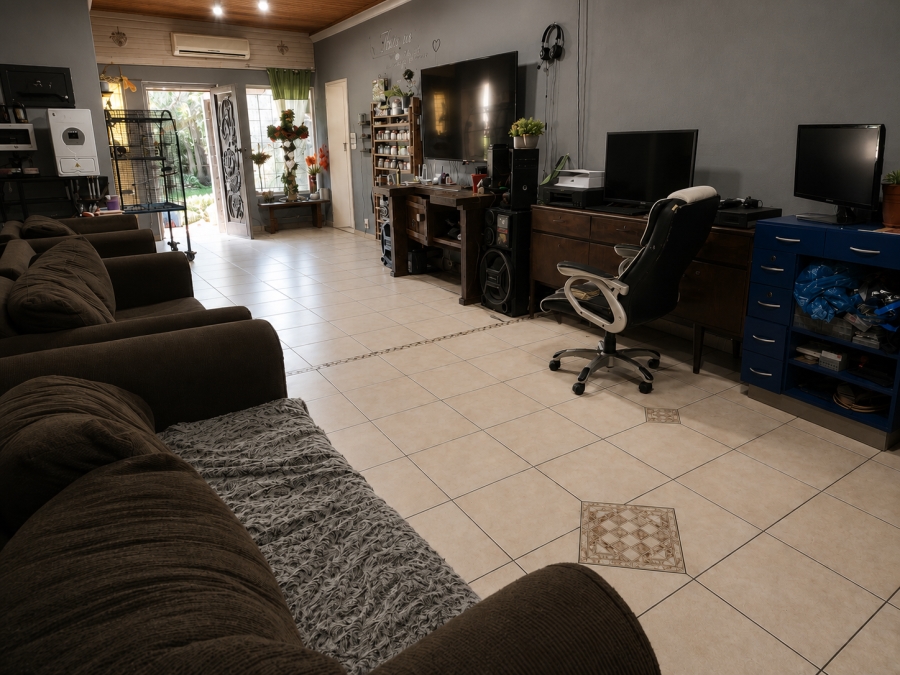 3 Bedroom Property for Sale in Mountain View Gauteng