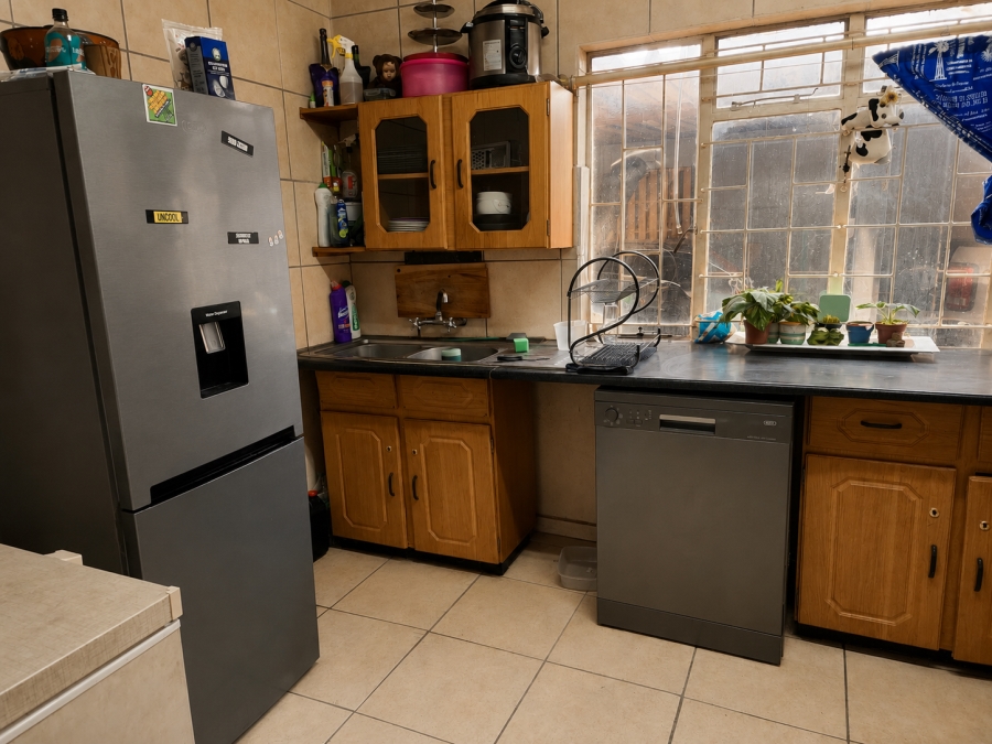 3 Bedroom Property for Sale in Mountain View Gauteng
