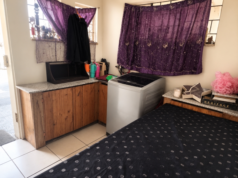 3 Bedroom Property for Sale in Mountain View Gauteng