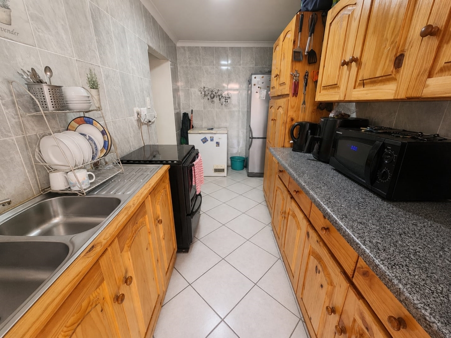 3 Bedroom Property for Sale in Mountain View Gauteng