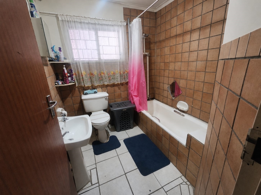 3 Bedroom Property for Sale in Mountain View Gauteng