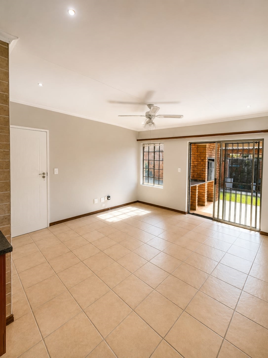 To Let 2 Bedroom Property for Rent in Montana Tuine Gauteng