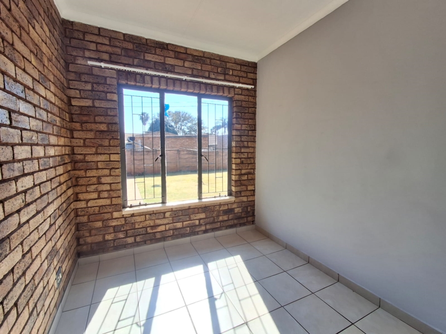 3 Bedroom Property for Sale in Doornpoort AH Gauteng