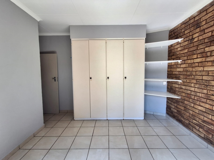 3 Bedroom Property for Sale in Doornpoort AH Gauteng