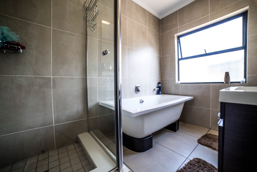 2 Bedroom Property for Sale in Fourways Gauteng